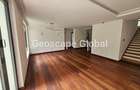 4 Bed Apartment with En Suite in Rosslyn - 1