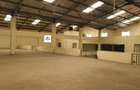 300,000 ft² Warehouse with Fibre Internet in Industrial Area - 11