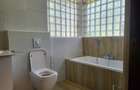 5 Bed House with En Suite in Runda - 11