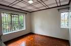 4 Bed Villa with En Suite at Lavington - 6