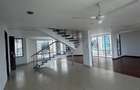 4 Bed Apartment with En Suite at Greenwood Area - 7
