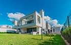 5 Bed Townhouse with En Suite in Runda - 11