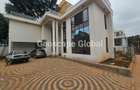 5 Bed House with En Suite in Spring Valley - 2