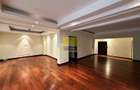 4 Bed Apartment with En Suite in Riverside - 2