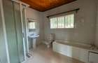 6 Bed Villa with En Suite in Riverside - 10