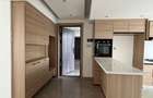 3 Bed Apartment with En Suite in Riverside - 6