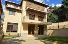 5 Bed Townhouse with En Suite at Lavington - 1