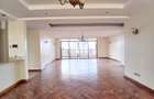 3 Bed Apartment with En Suite at Riverside Drive - 16