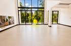 5 Bed Villa with En Suite in Spring Valley - 1