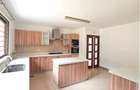 5 Bed Townhouse with En Suite at Lavington - 12