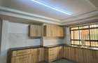 7 Bed House with En Suite at Hillcrest - 4