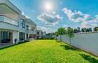 5 Bed Villa with En Suite in Runda - 4