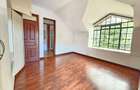 3 Bed Apartment with En Suite in Brookside - 7