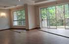 3 Bed Apartment with En Suite in Riverside - 17