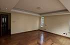 5 Bed Townhouse with En Suite in Lavington - 6