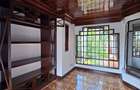 5 Bed House with En Suite in Runda - 14