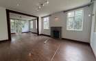 4 Bed House with Swimming Pool in Rosslyn - 6