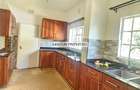 4 Bed House with En Suite in Lavington - 2