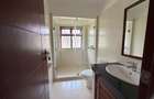 5 Bed Townhouse with En Suite at Old Runda - 14
