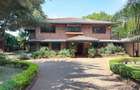 5 Bed Townhouse with En Suite in Runda - 1