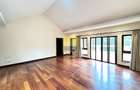 4 Bed Apartment with En Suite in Riverside - 12