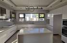 5 Bed Townhouse with En Suite at Lavington Green - 20