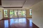 5 Bed Townhouse with En Suite at Convent Drive - 6
