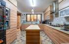 5 Bed Townhouse with En Suite in Lavington - 4