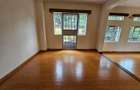 5 Bed Townhouse with En Suite at Lavington - 7