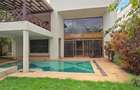 5 Bed Townhouse with En Suite at Lavington - 1