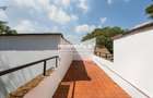 5 Bed House with En Suite in Runda - 18