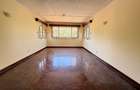 5 Bed Townhouse with En Suite in Lavington - 12