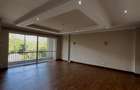 3 Bed Apartment with En Suite in Riverside - 4