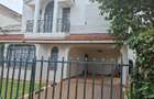 4 Bed Townhouse with En Suite at Lavington - 3