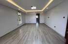 4 Bed House with En Suite at Membley - 4