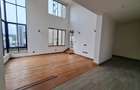 5 Bed Townhouse with En Suite in Lavington - 2