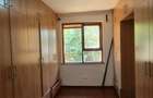 5 Bed Townhouse with Garden at Near The Hub - 12