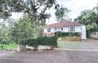 5 Bed House with En Suite at Rosslyn - 2