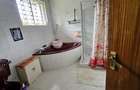5 Bed House with En Suite in Runda - 11