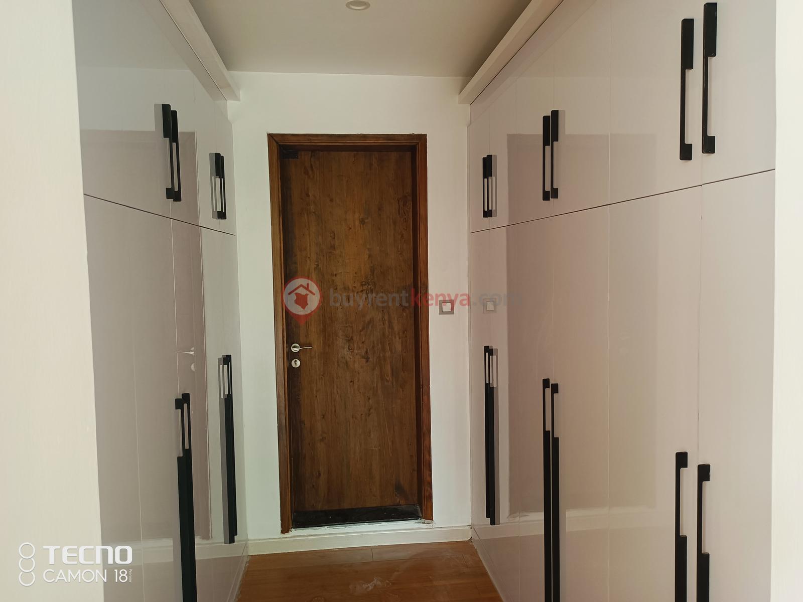 ee05d748-11db-4efa-86bc-aadf29e8723b