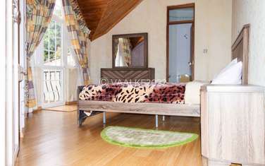 5 Bed Villa with En Suite in Nyari
