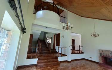 5 Bed House with En Suite in Runda
