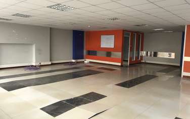 2,000 ft² Office with Backup Generator at Ringroad
