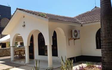 2 Bed House with Swimming Pool in Nyali Area
