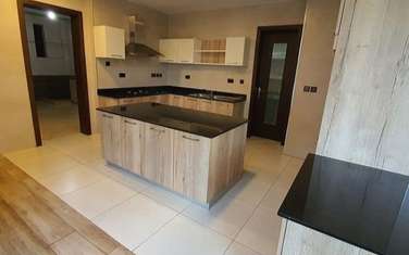 4 Bed Apartment with En Suite in General Mathenge