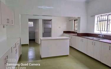 5 Bed House with En Suite at Mageta