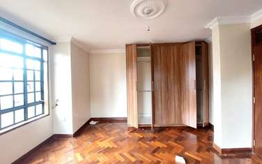 5 Bed House with En Suite at Near Galleria