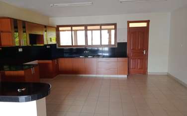 3 Bed Apartment with En Suite at Off Rhapta Road