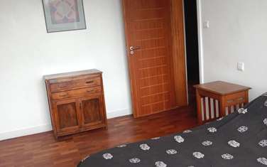 Furnished 2 Bed Apartment with En Suite in Dennis Pritt