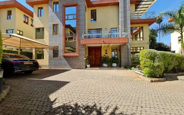 5 Bed Townhouse with Garage in Lavington